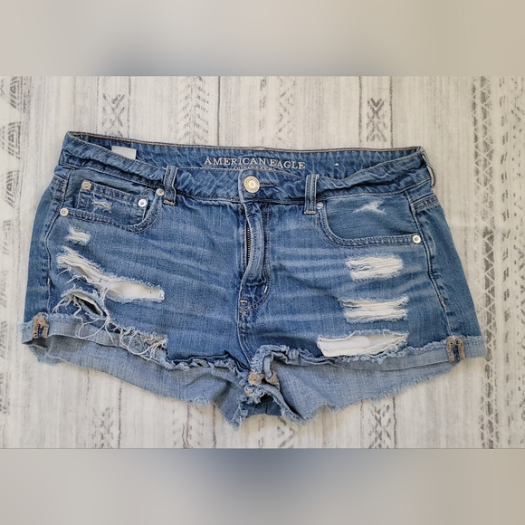 American Eagle Outfitters Pants - American Eagle Tomgirl distressed shortie jean shorts Size 10